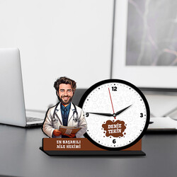  - Erkek Aile Hekimi Karikatürlü MDF Masa Saati
