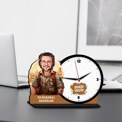  - Erkek Arkeolog Karikatürlü MDF Masa Saati