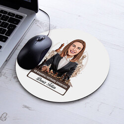  - Karikatürlü Kadın Satranç Oyuncusu Mousepad