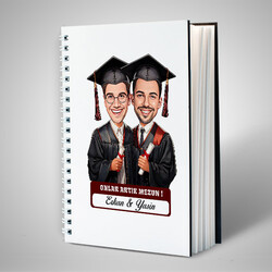  - Karikatürlü Üniversiteli İki Erkek Arkadaş Mezuniyet Defter