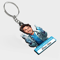  - Karikatürlü - Yakışıklı Anestezi Doktoru İsimli Anahtarlık