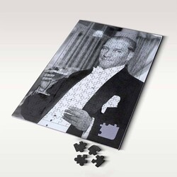  - Siyah Beyaz Atatürk Resimli 130 Parça Puzzle